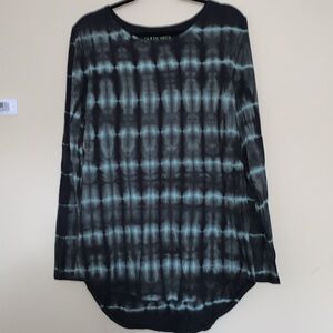 Earth Yoga tee shirt 👚